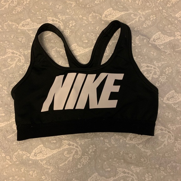 3 Nike sports bras - Picture 3 of 6